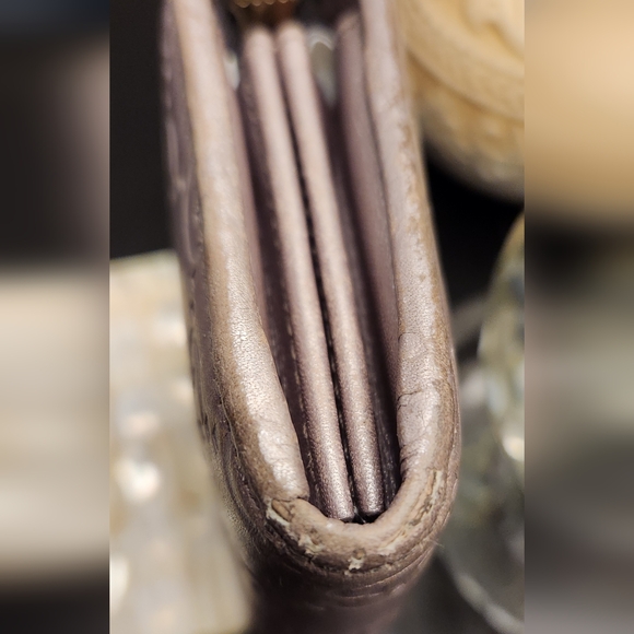 GUCCI GG Leather Zip Wallet in Lavender 2956710959 - Picture 11 of 15